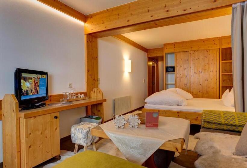 سوییت جونیور, Am Dorfplatz Suites  Adults Only