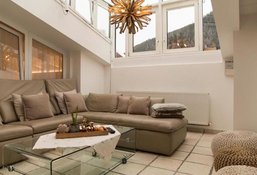 سوئیت 2 خوابه, Am Dorfplatz Suites  Adults Only