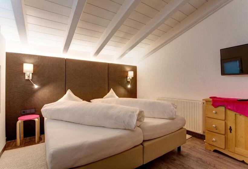 سوئیت 2 خوابه, Am Dorfplatz Suites  Adults Only