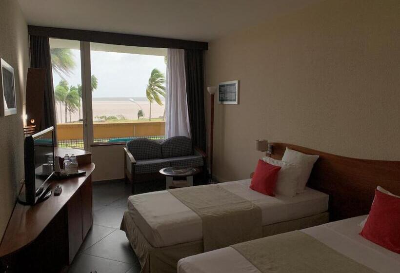 اتاق استاندارد با چشم‌انداز دریا, Des Roches