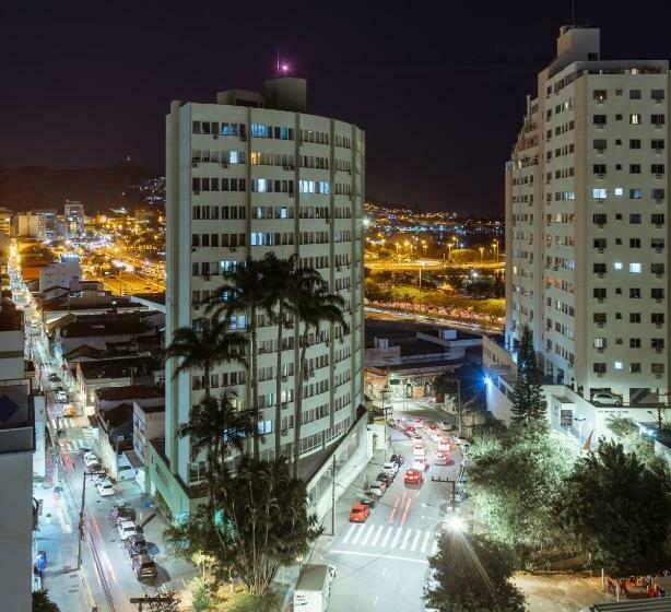 スタンダードトリプルルーム, Lumar