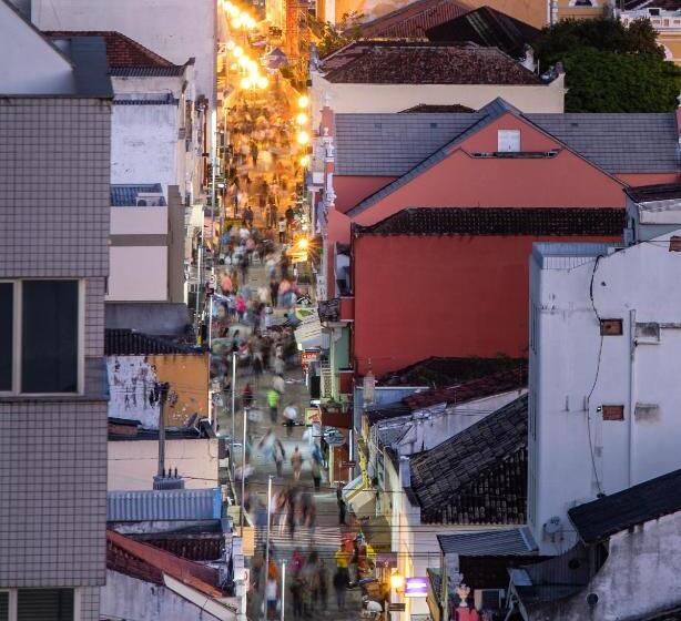 ファミリールーム, Lumar