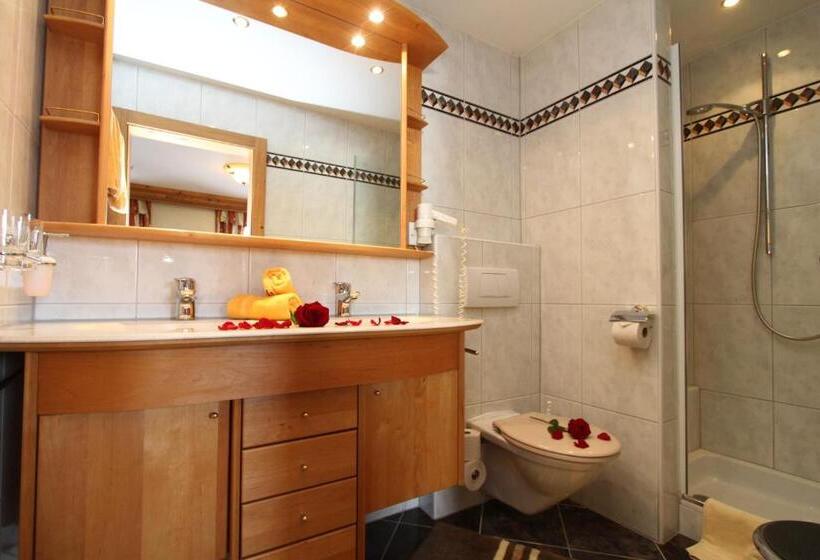 חדר סטנדרט לשלושה, Metzgerwirt