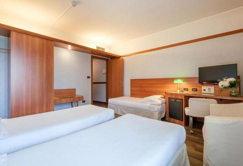 Habitació Triple Estàndard, Shg Hotel Bologna