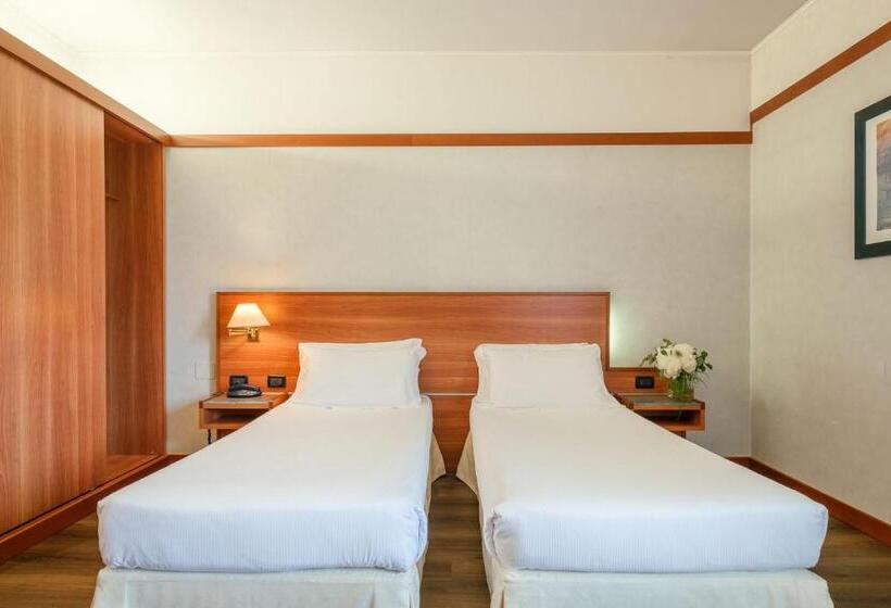 اتاق خانوادگی, Shg Hotel Bologna