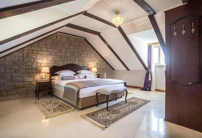 디럭스 스위트, Splendida Palace