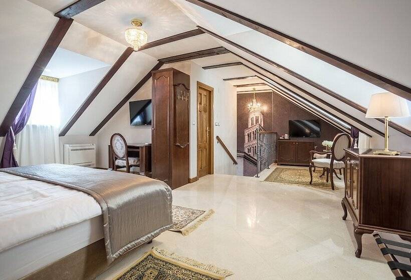 سوییت لوکس, Splendida Palace