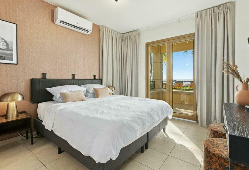 سوئیت سینیور, The Bellafonte Luxury Oceanfront