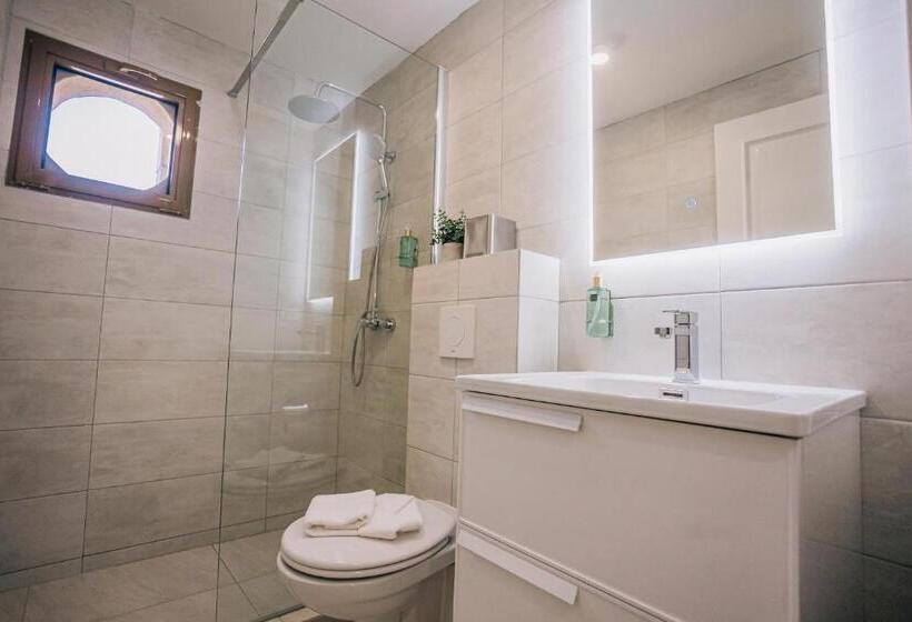 استودیوی استاندارد, The Bellafonte Luxury Oceanfront