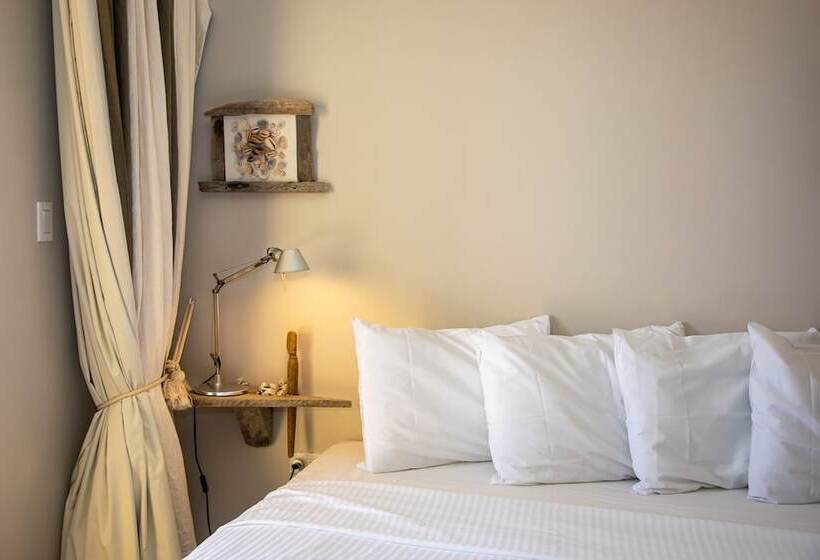 Escritório Estándar, The Bellafonte   Luxury Oceanfront