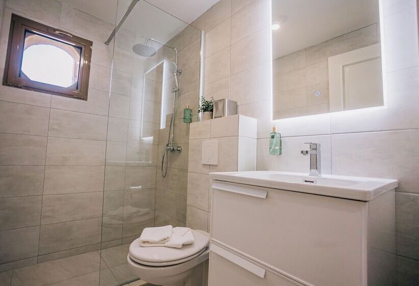 استودیوی استاندارد, The Bellafonte Luxury Oceanfront