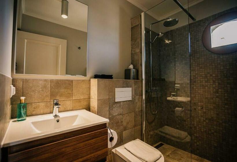 استودیوی لوکس, The Bellafonte Luxury Oceanfront