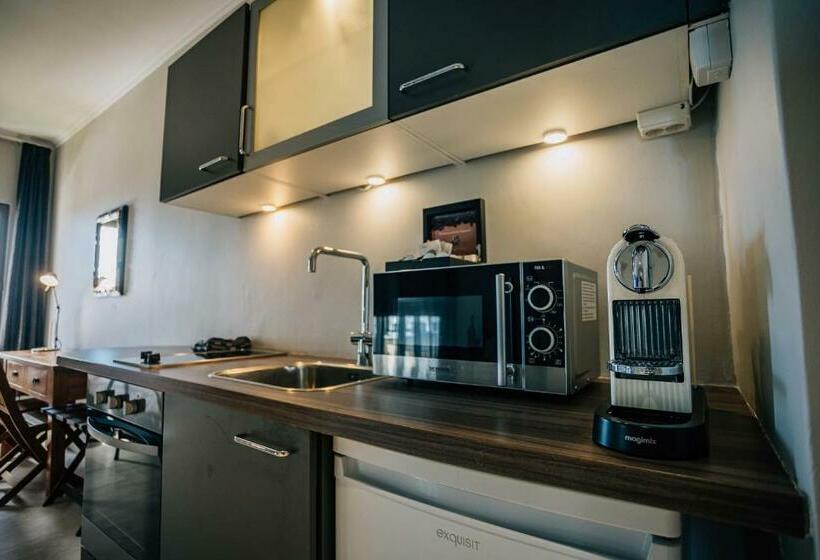 استودیوی لوکس, The Bellafonte Luxury Oceanfront