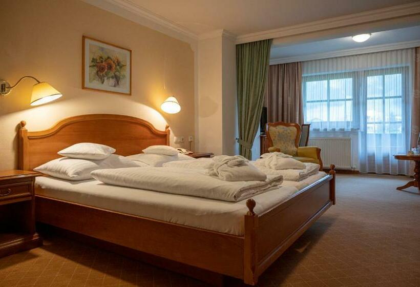 סוויטת ג'וניור, Waldheim Garni