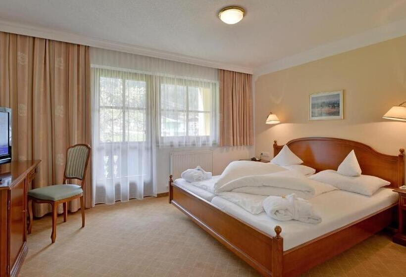 חדר משפחתי, Waldheim Garni