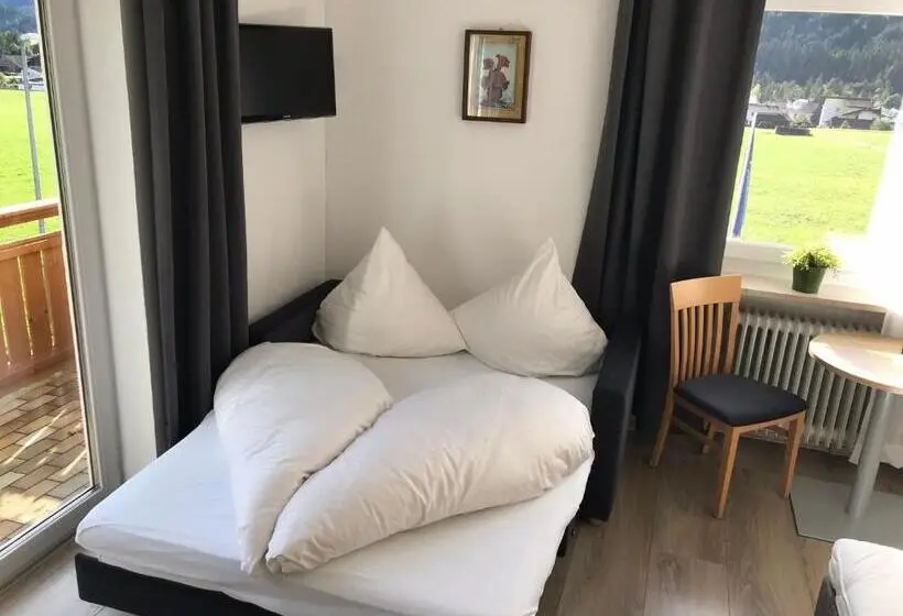 Perhehuone, Naturparkhotel Florence
