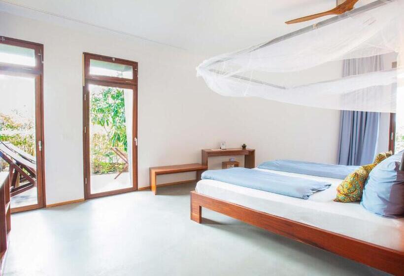 اتاق استاندارد با چشم‌انداز باغ, King Fisher Village