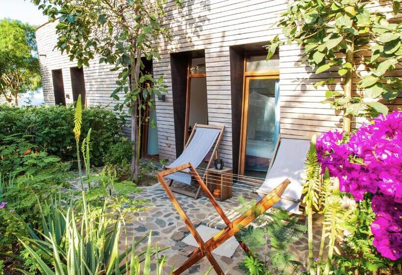 اتاق استاندارد با چشم‌انداز باغ, King Fisher Village