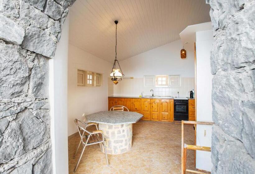 استودیوی استاندارد با چشم‌انداز دریا, King Fisher Village