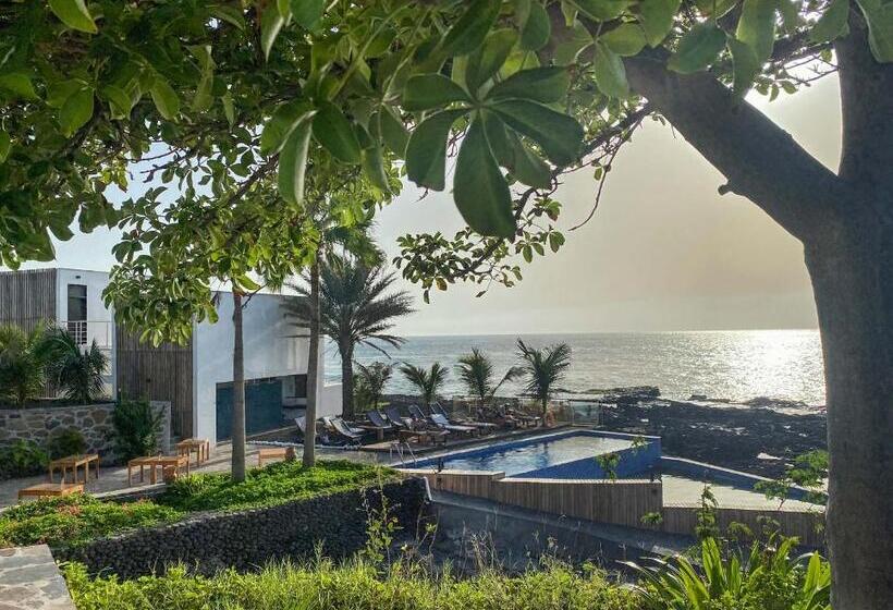 اتاق سوپریور با چشم‌انداز دریا و بالکن, King Fisher Village