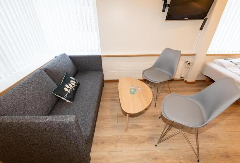اتاق استاندارد با سرویس بهداشتی مشترک, Akureyri Hostel