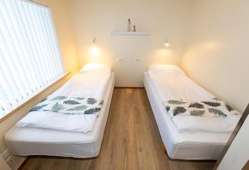اتاق استاندارد با سرویس بهداشتی مشترک, Akureyri Hostel