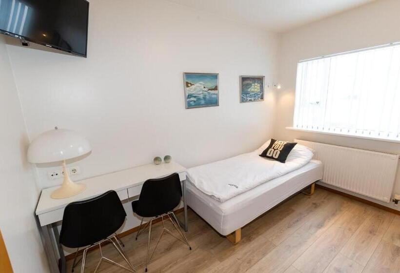 اتاق استاندارد با سرویس بهداشتی مشترک, Akureyri Hostel