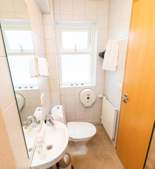 اتاق استاندارد, Akureyri Hostel