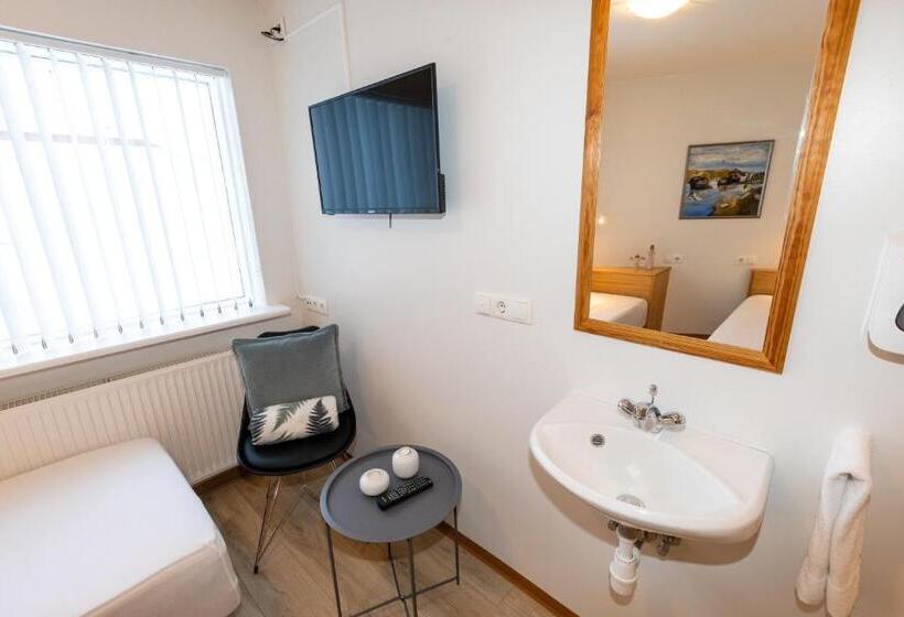 اتاق عادی, Akureyri Hostel