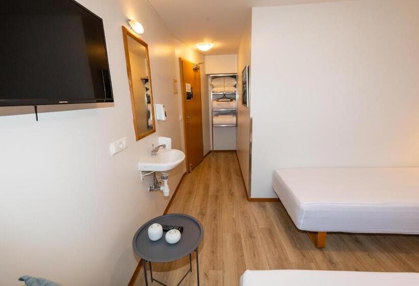 اتاق عادی, Akureyri Hostel