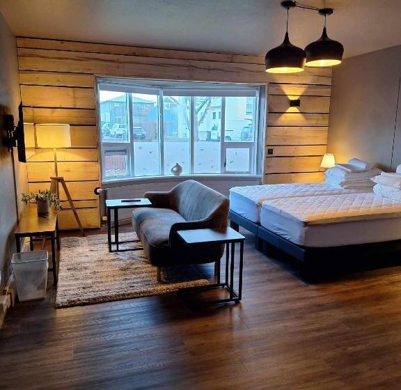اتاق خانوادگی با سرویس بهداشتی مشترک, Akureyri Hostel