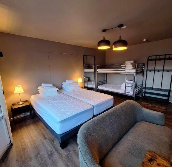 اتاق خانوادگی با سرویس بهداشتی مشترک, Akureyri Hostel