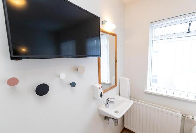 اتاق عادی, Akureyri Hostel