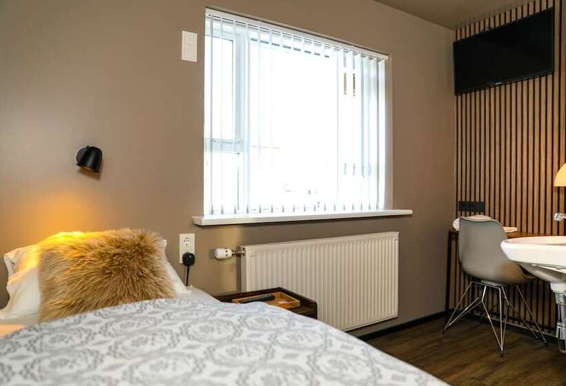 اتاق استاندارد یک تخته با سرویس بهداشتی مشترک, Akureyri Hostel