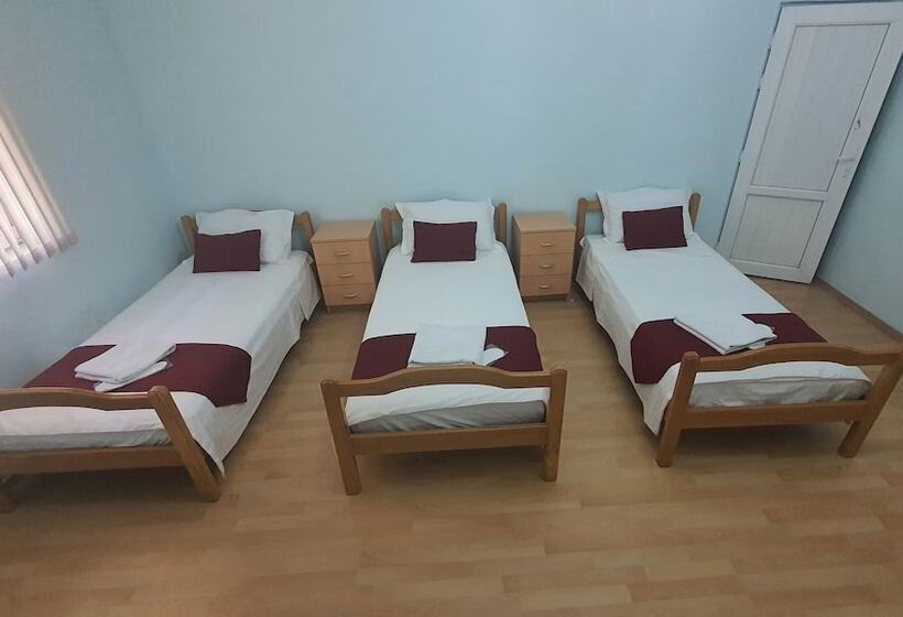 غرفة قياسية ثلاثية, Kesabella Touristic House