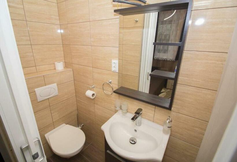 Номер Стандарт Вид на Сад, M7 Galéria Panzió