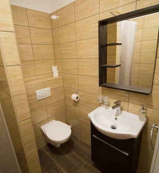 Номер Стандарт, M7 Galéria Panzió