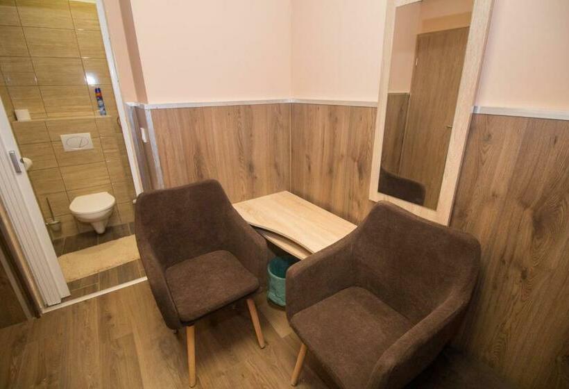 Номер Стандарт Вид на Сад, M7 Galéria Panzió