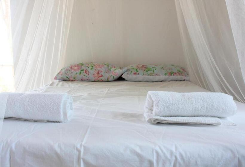 بانگلوی استاندارد با چشم‌انداز دریا, Germaican Hostel