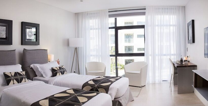 سوییت اجرایی, English Point Marina & Spa