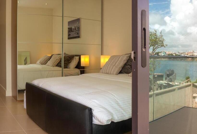 Deluxe Suite Sea View, English Point Marina & Spa