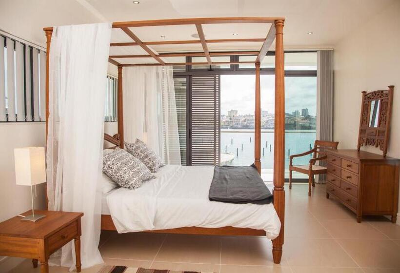 Deluxe Suite Sea View, English Point Marina & Spa