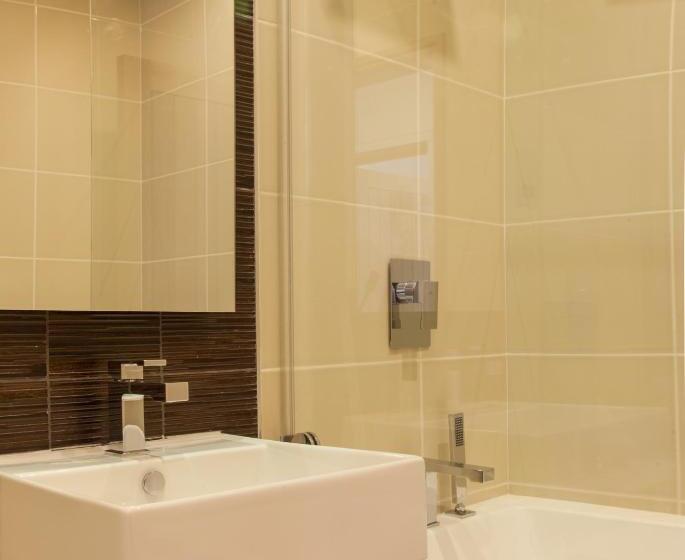 Deluxe Suite Sea View, English Point Marina & Spa