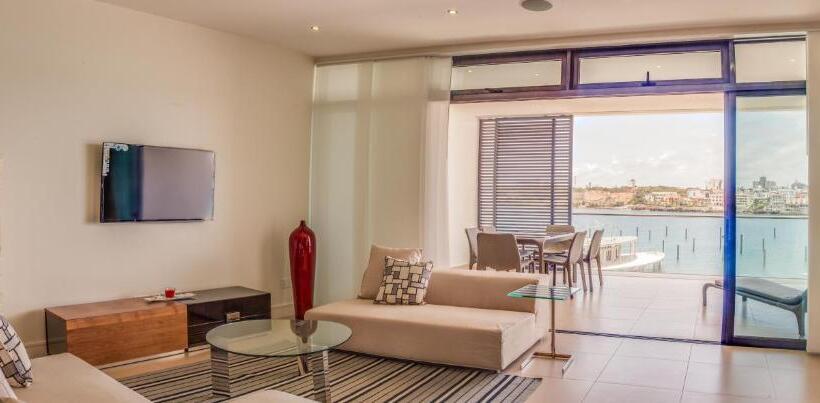 Deluxe Suite Sea View, English Point Marina & Spa