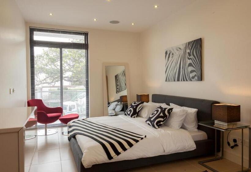 Deluxe Suite Sea View, English Point Marina & Spa