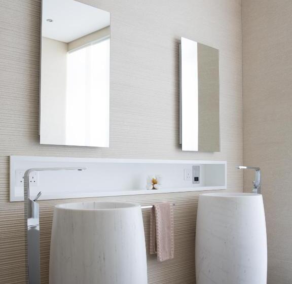 1 Bedroom Penthouse Apartment, English Point Marina & Spa