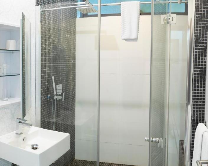 Deluxe Suite Sea View, English Point Marina & Spa