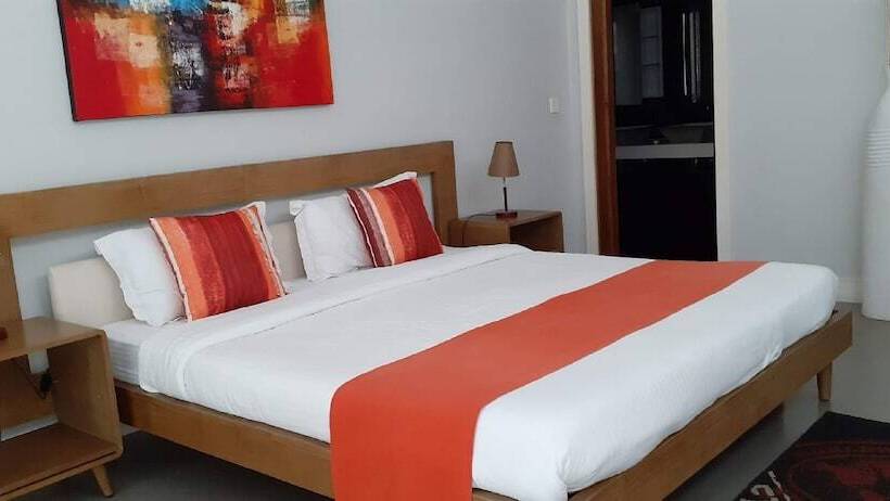 سوییت با چشمانداز استخر, English Point Marina & Spa