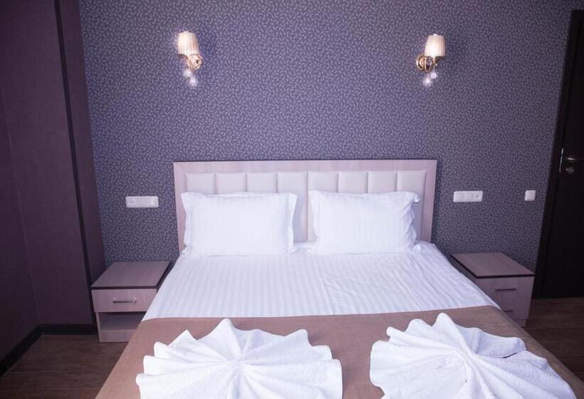 Suite con Idromassaggio, Eridana