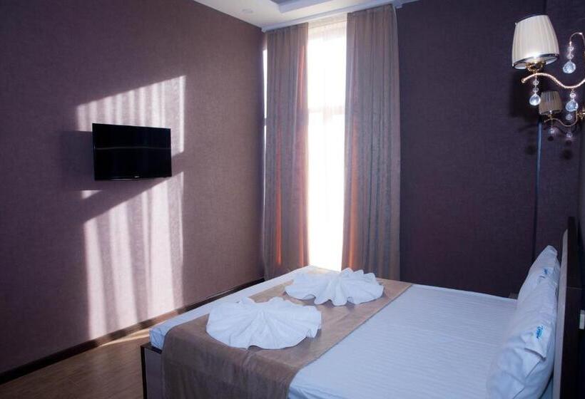 Suite con Idromassaggio, Eridana